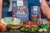 Go native free-run duck & apple for all ages 12 kg hondenvoer - afbeelding 5